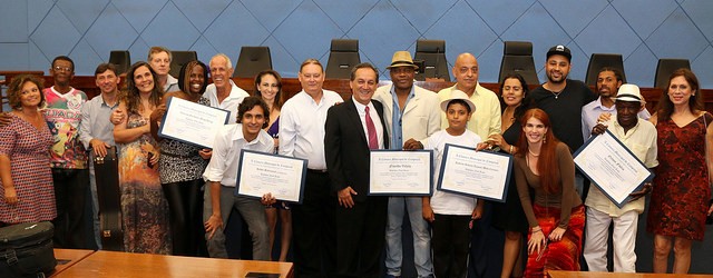 Com muito samba, Rossini entrega o Diploma Noel Rosa