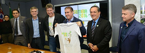 Rossini participa da entrega dos Planos do Verde e de Recursos Hídricos