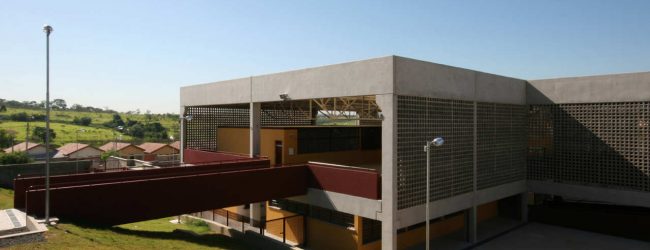 Rossini pede adicional ao professores da escola do Parque Residencial São Bento