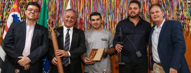 Rossini entrega Diploma de Mérito Gastronômico ao Macaxeira Campinas